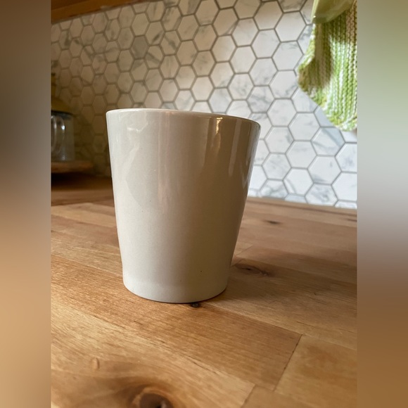 Plant Pot - Picture 4 of 6